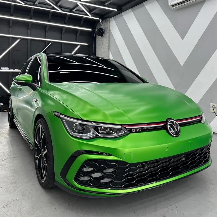 VW Golf GTI・啞光魔焰綠